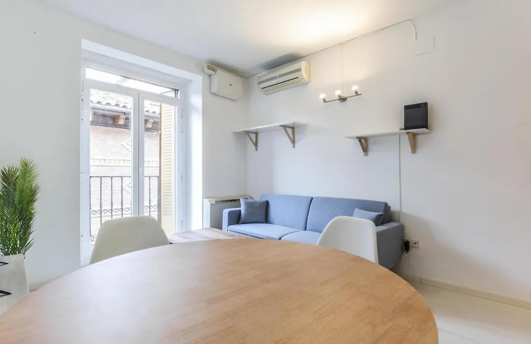 Apartamento Cava Baja Alquiler Temporal-1